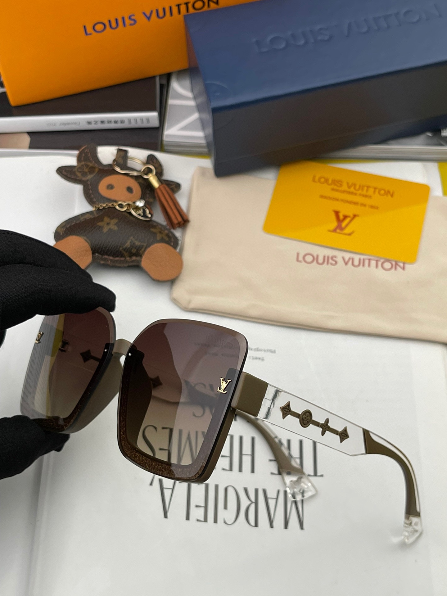 Sunglasses Louis Vuitton L5221 - vstockx