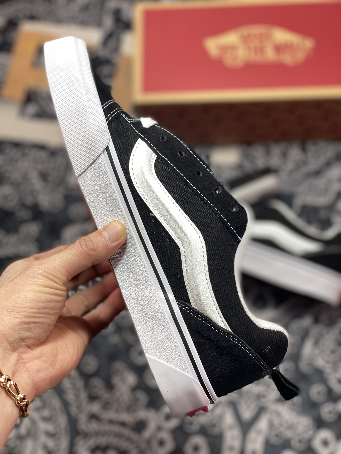 Vans Knu Skool Black White - vstockx
