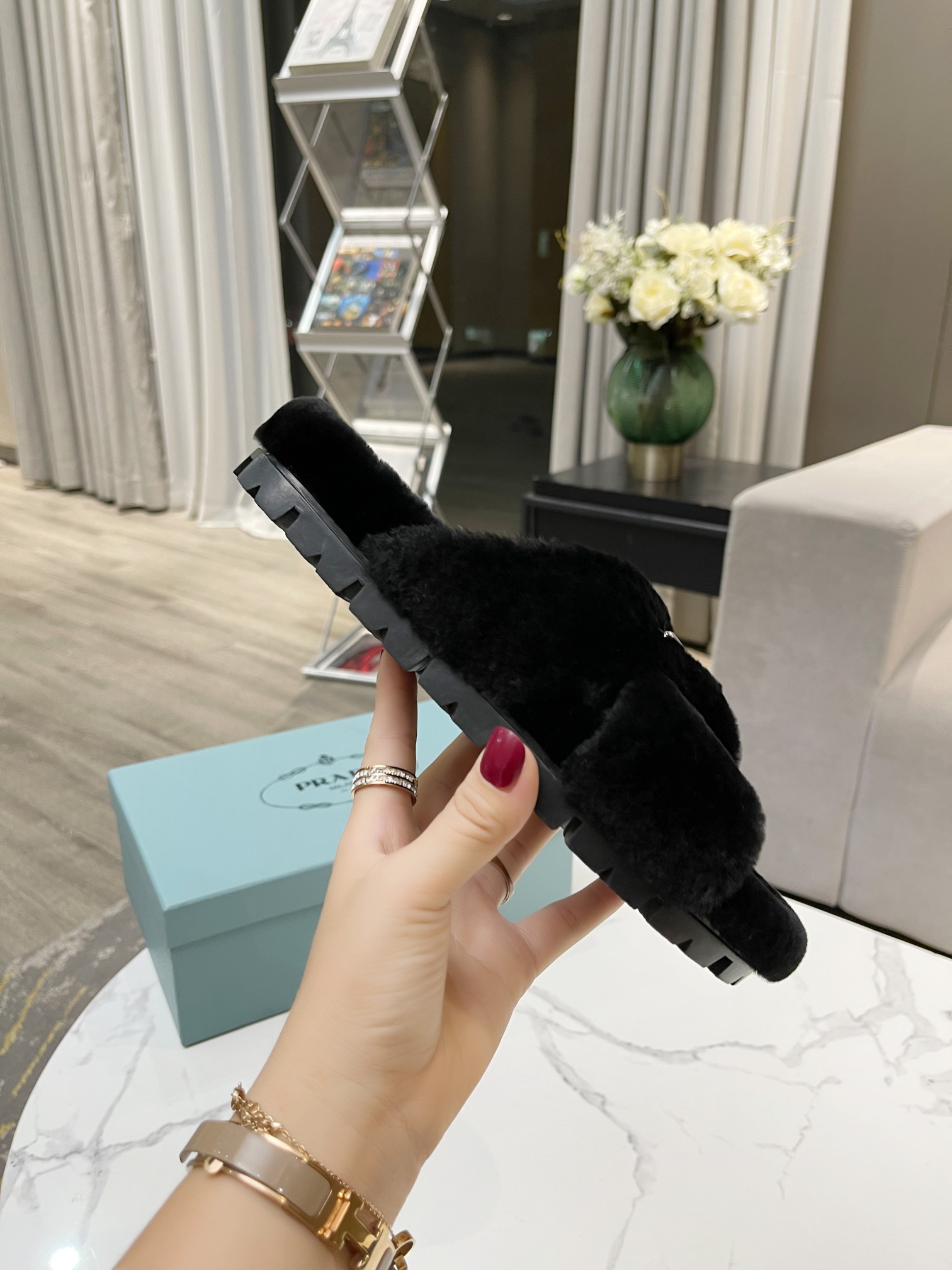 Prada Flat Sandals 3 - vstockx