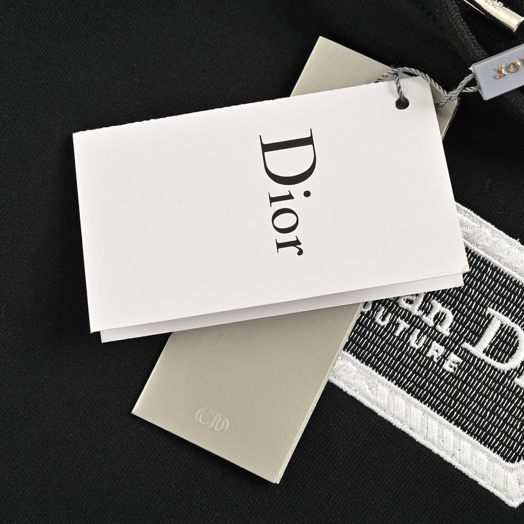 Clothes DIOR 619 - vstockx