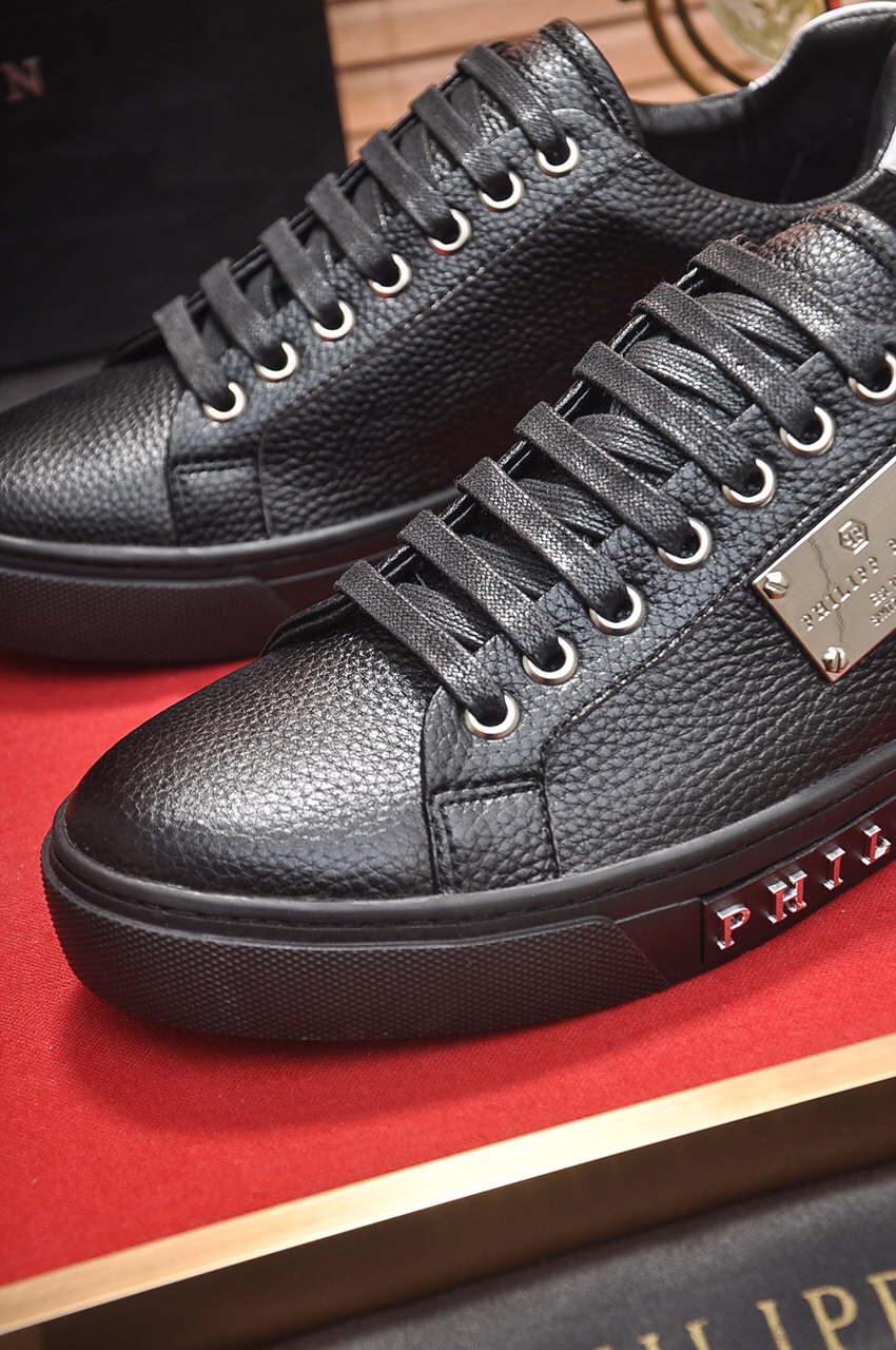 Philipp Plein Low Top Sneakers 21 - vstockx