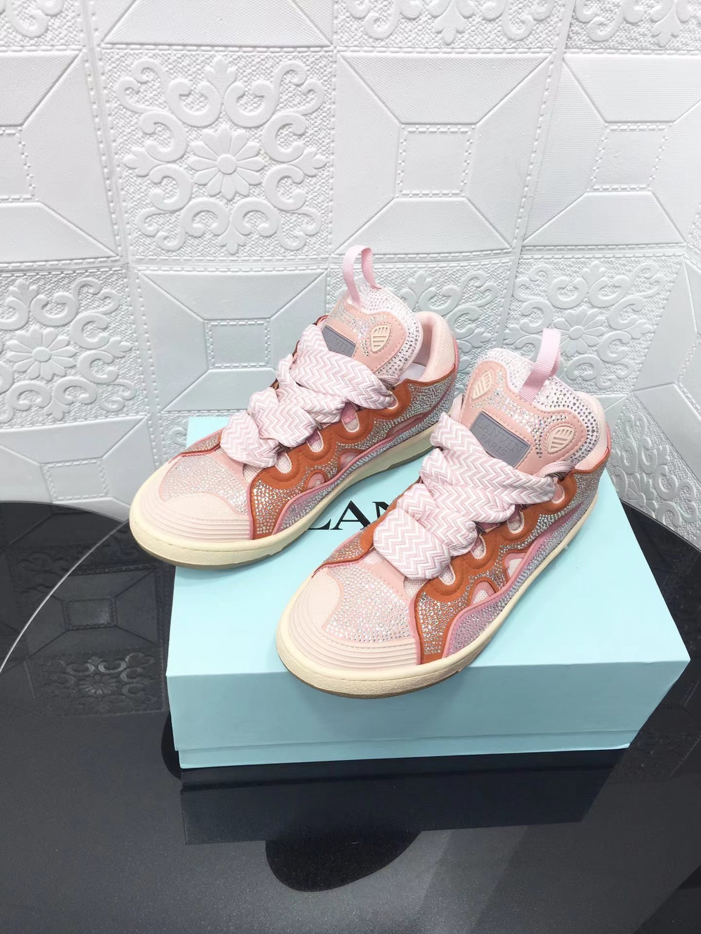 Lanvin Leather Curb Pink Sequins - vstockx