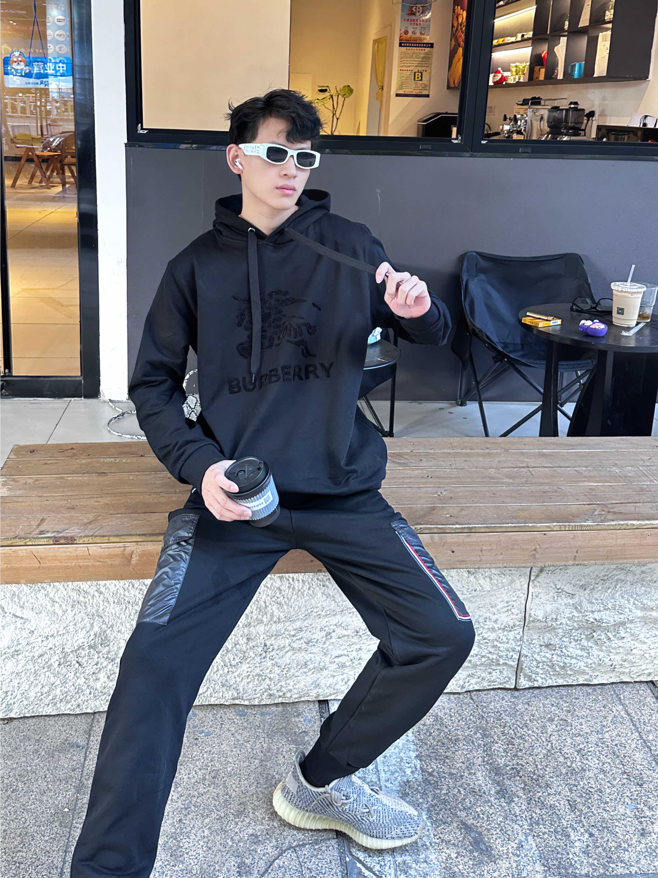 Clothes Burberry 821 - vstockx