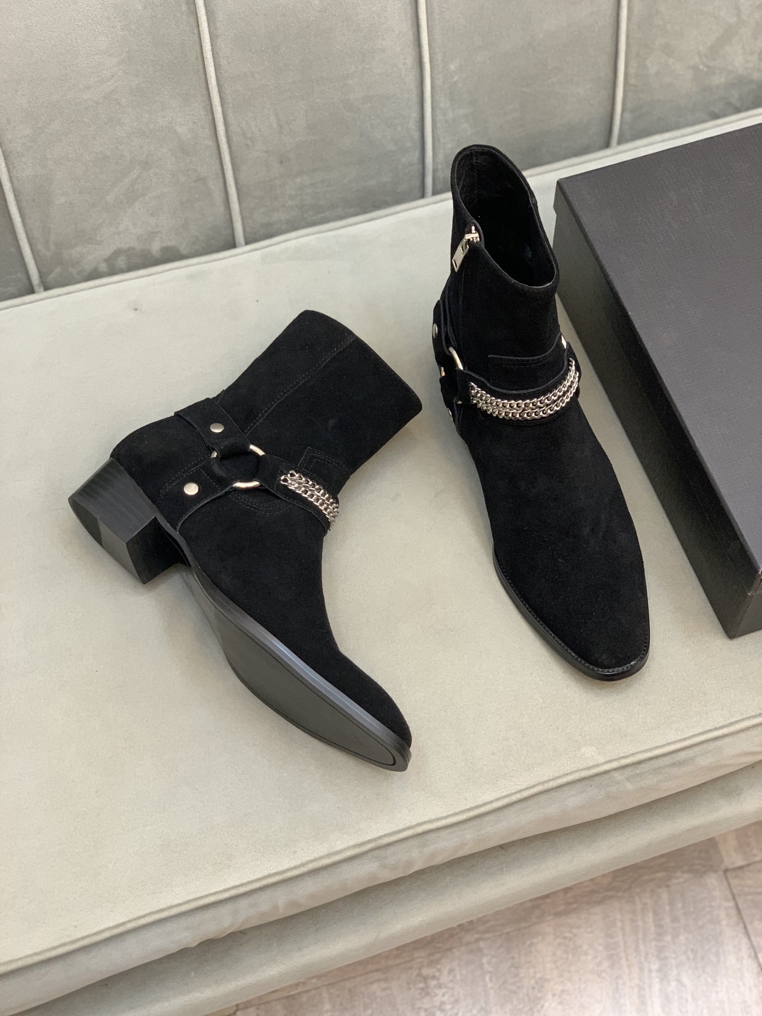 Saint Laurent Boots 3 - vstockx