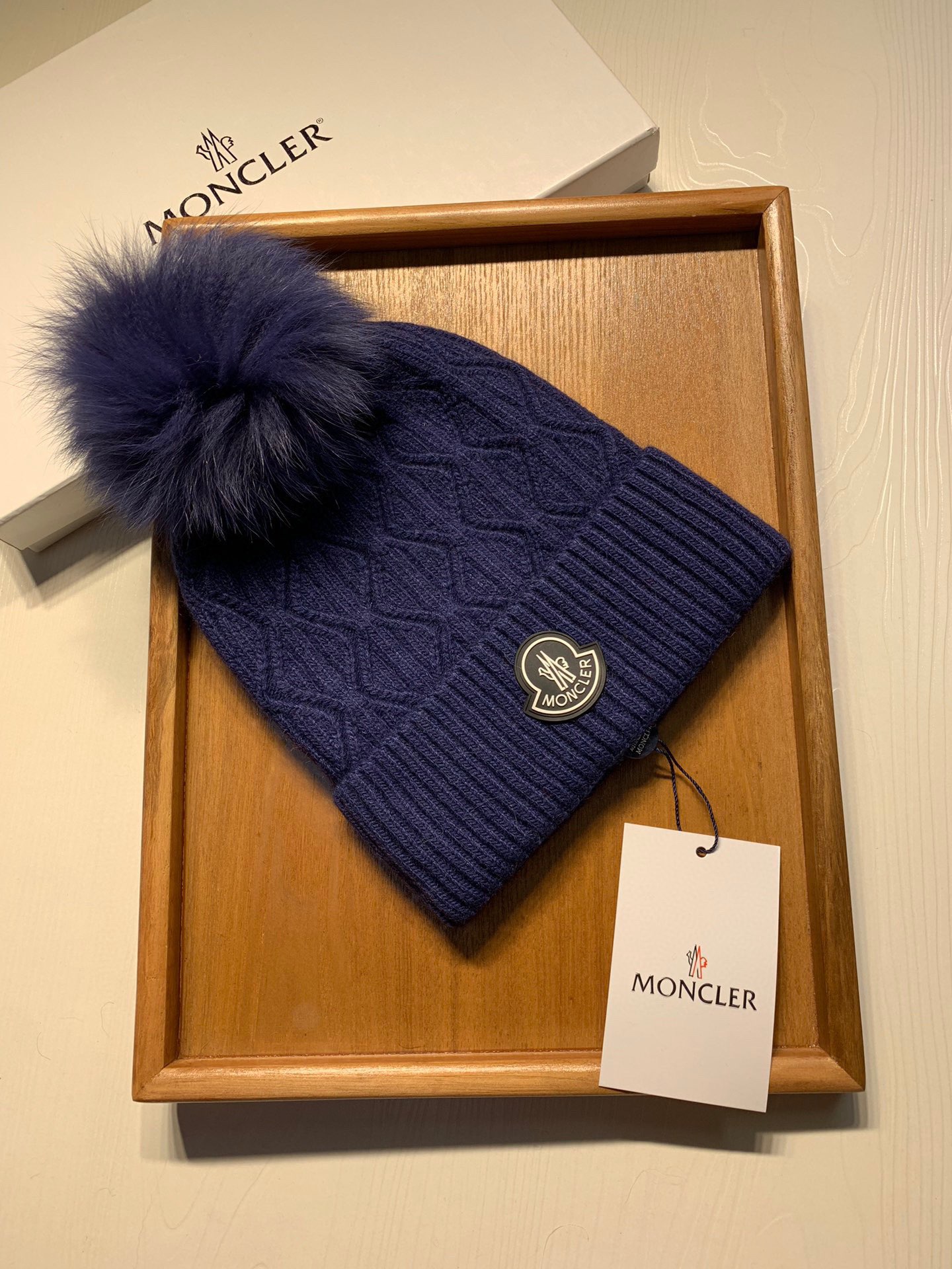 Hat Moncler 4 - vstockx