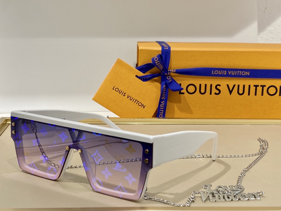 Sunglasses Louis Vuitton Waimea Z1583E SIZE:148-145 - vstockx