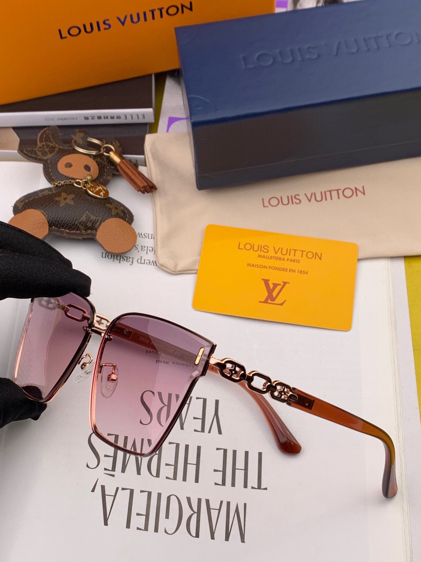 Sunglasses Louis Vuitton L8362 - vstockx