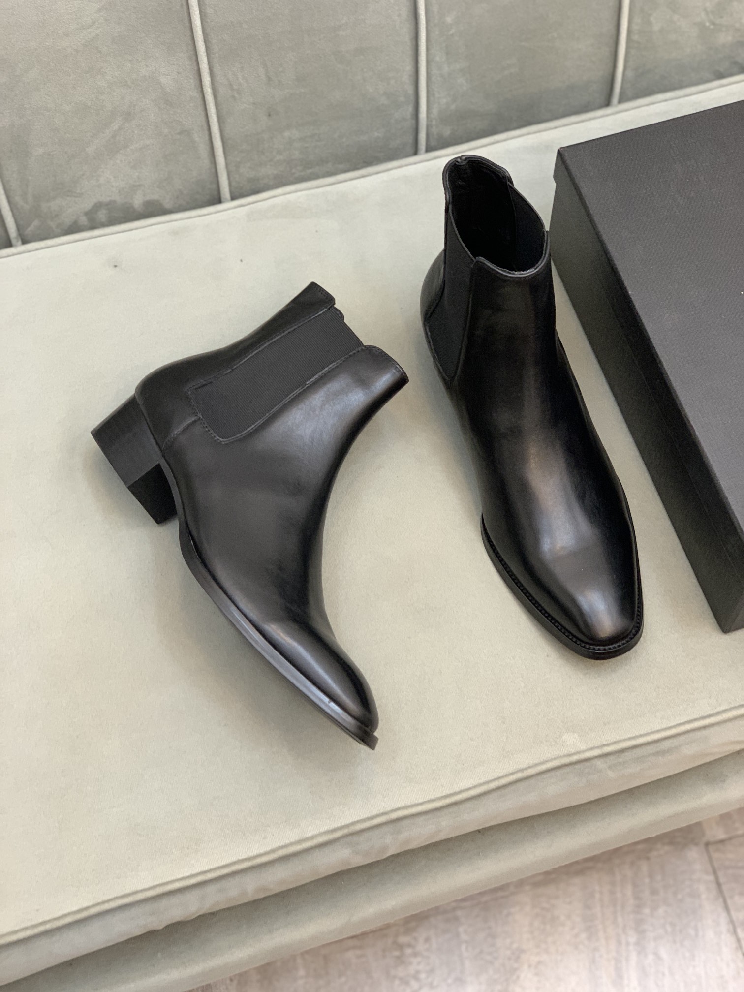 Saint Laurent Boots 8 - vstockx