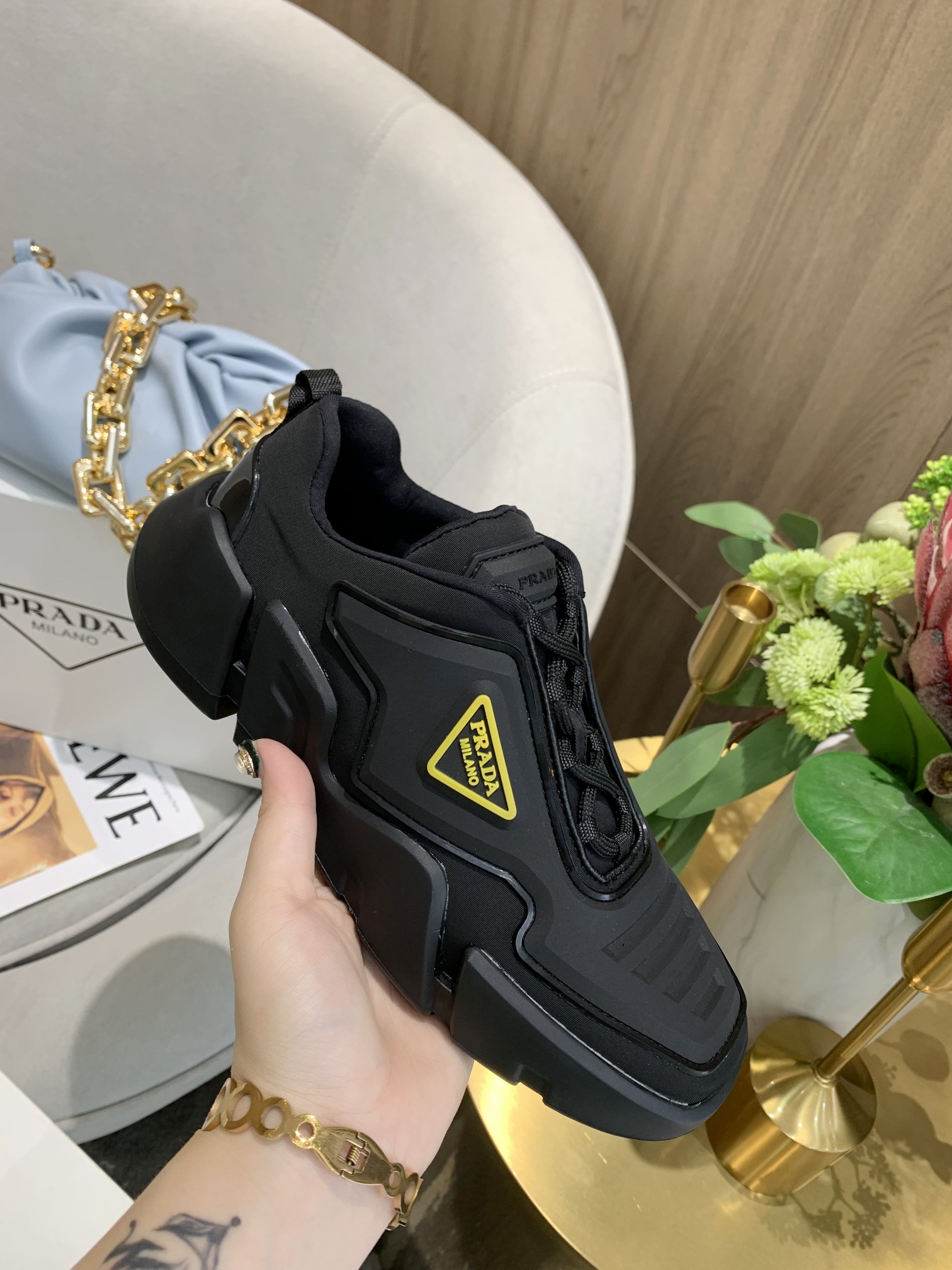 Prada Low Top sneaker 45 - vstockx