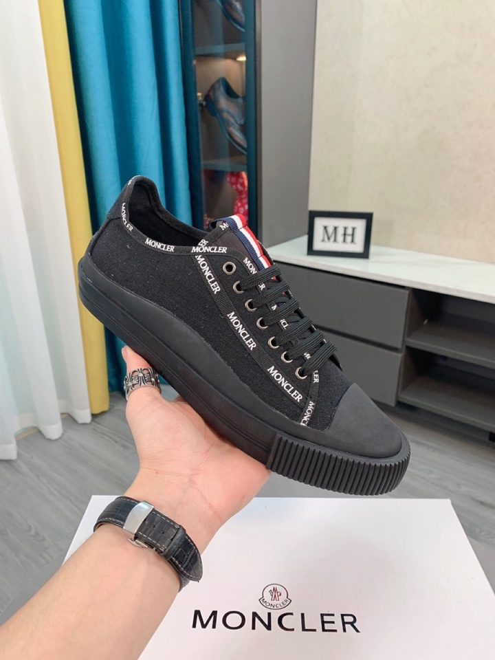 Moncler Lissex High Top Sneakers 5 - vstockx