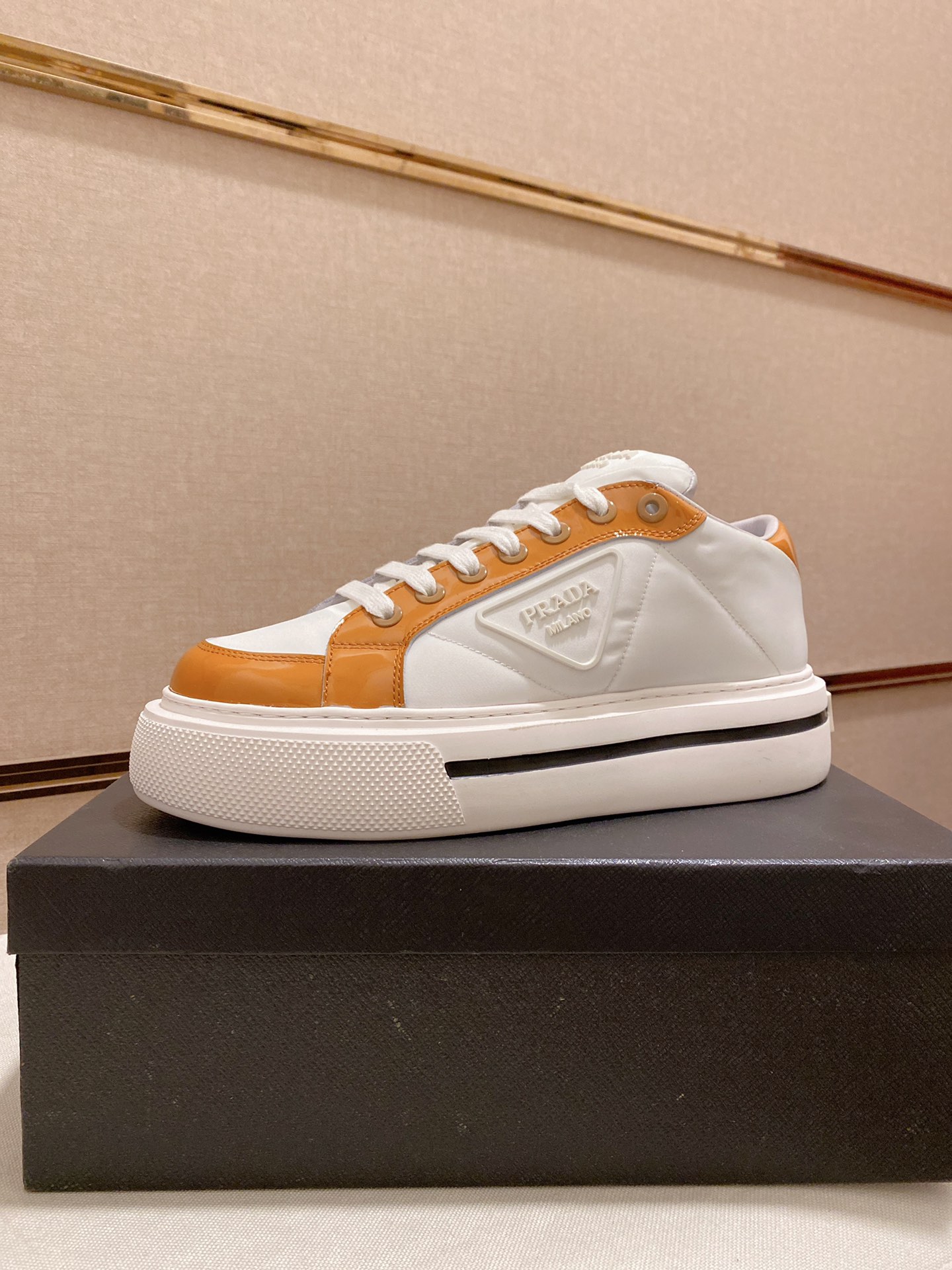 Prada Low Top sneaker 12 - vstockx