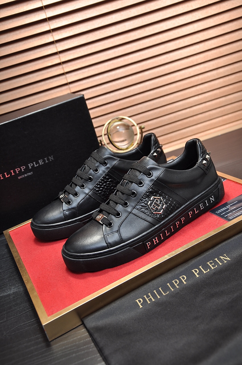Philipp Plein Low Top Sneakers 2 - vstockx