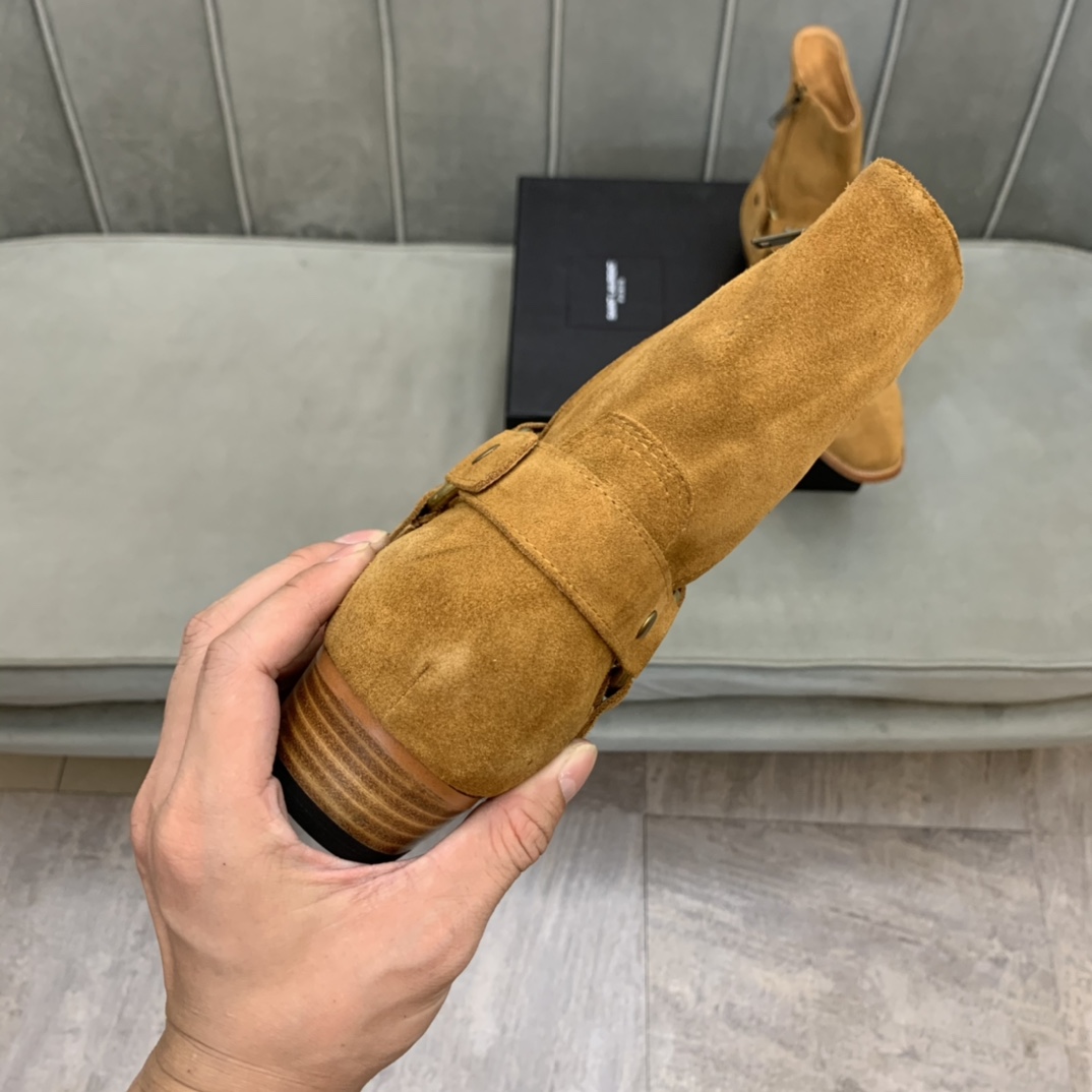 Saint Laurent Boots 4 - vstockx