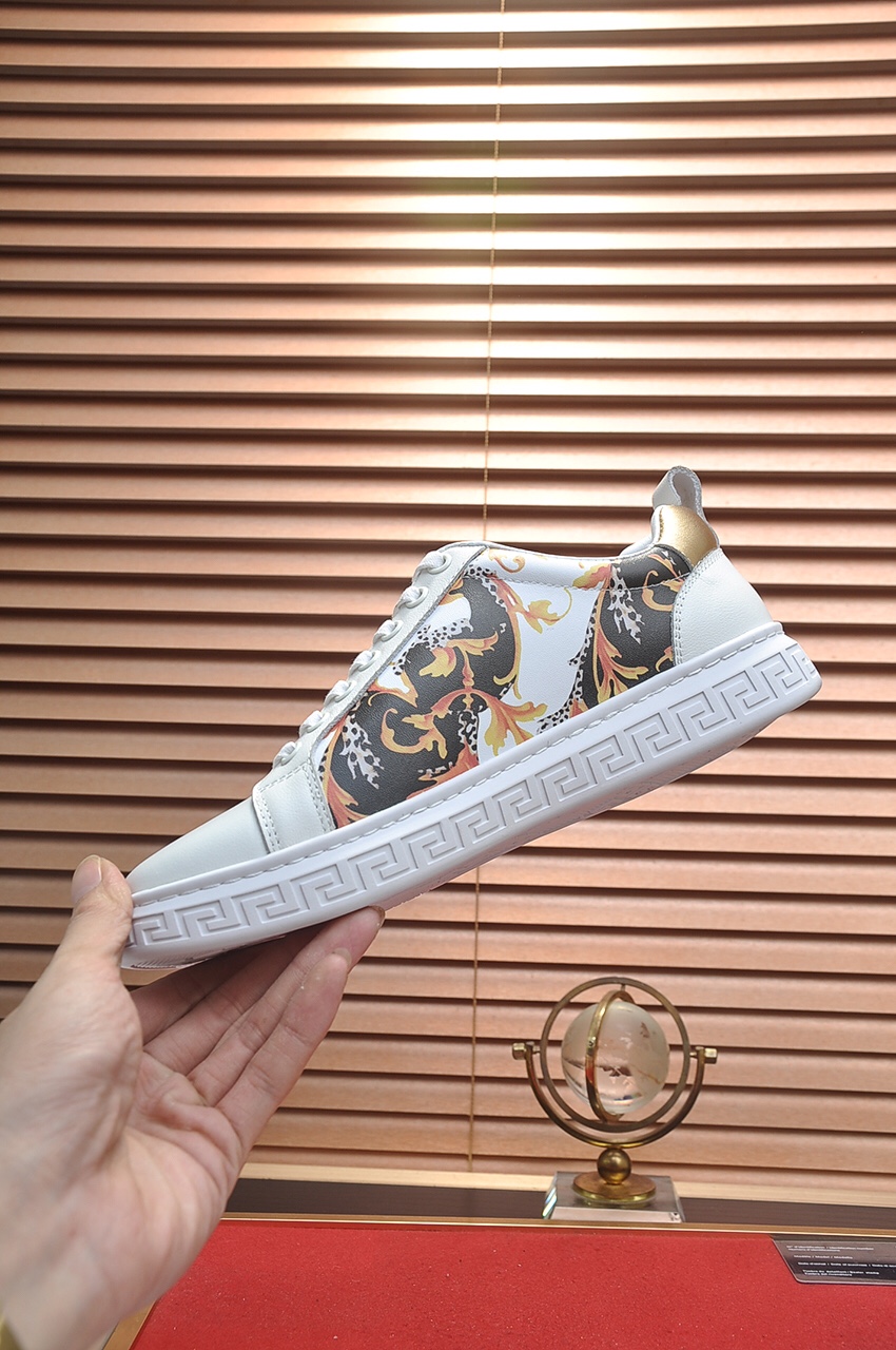 Versace Greca Sneaker 29 - vstockx