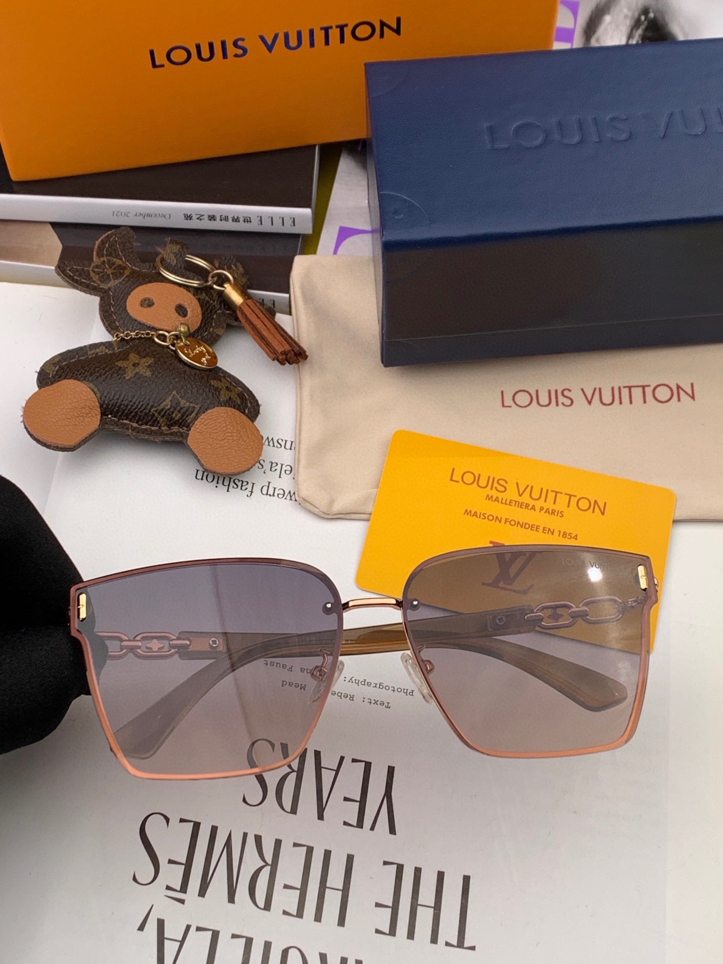 Sunglasses Louis Vuitton L8362 - vstockx