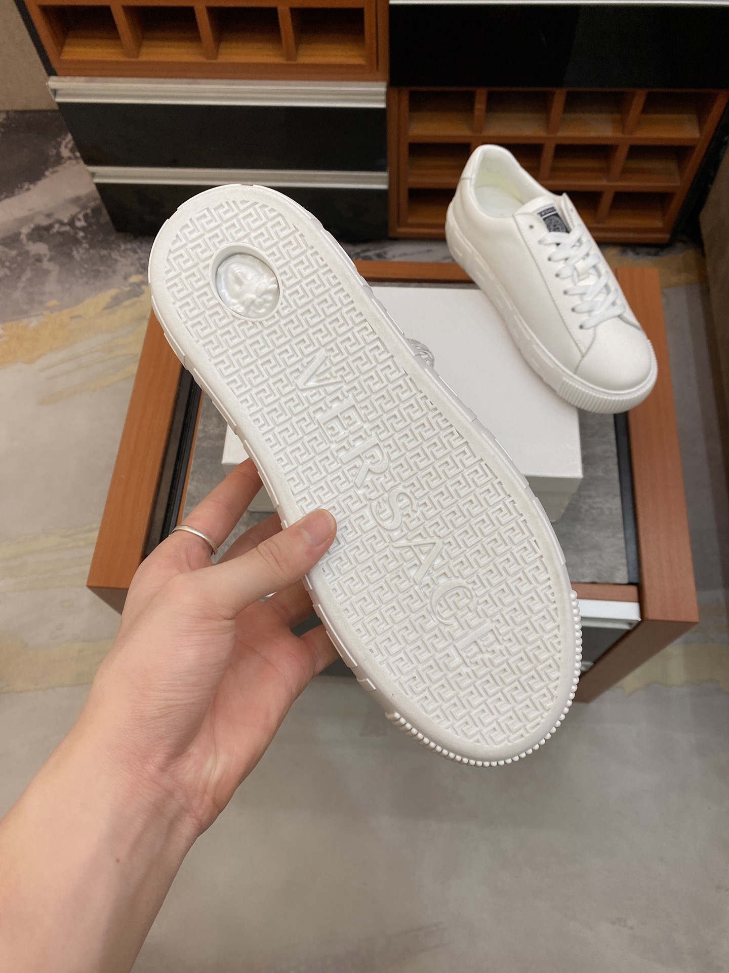 Versace Greca Sneaker 24 - vstockx