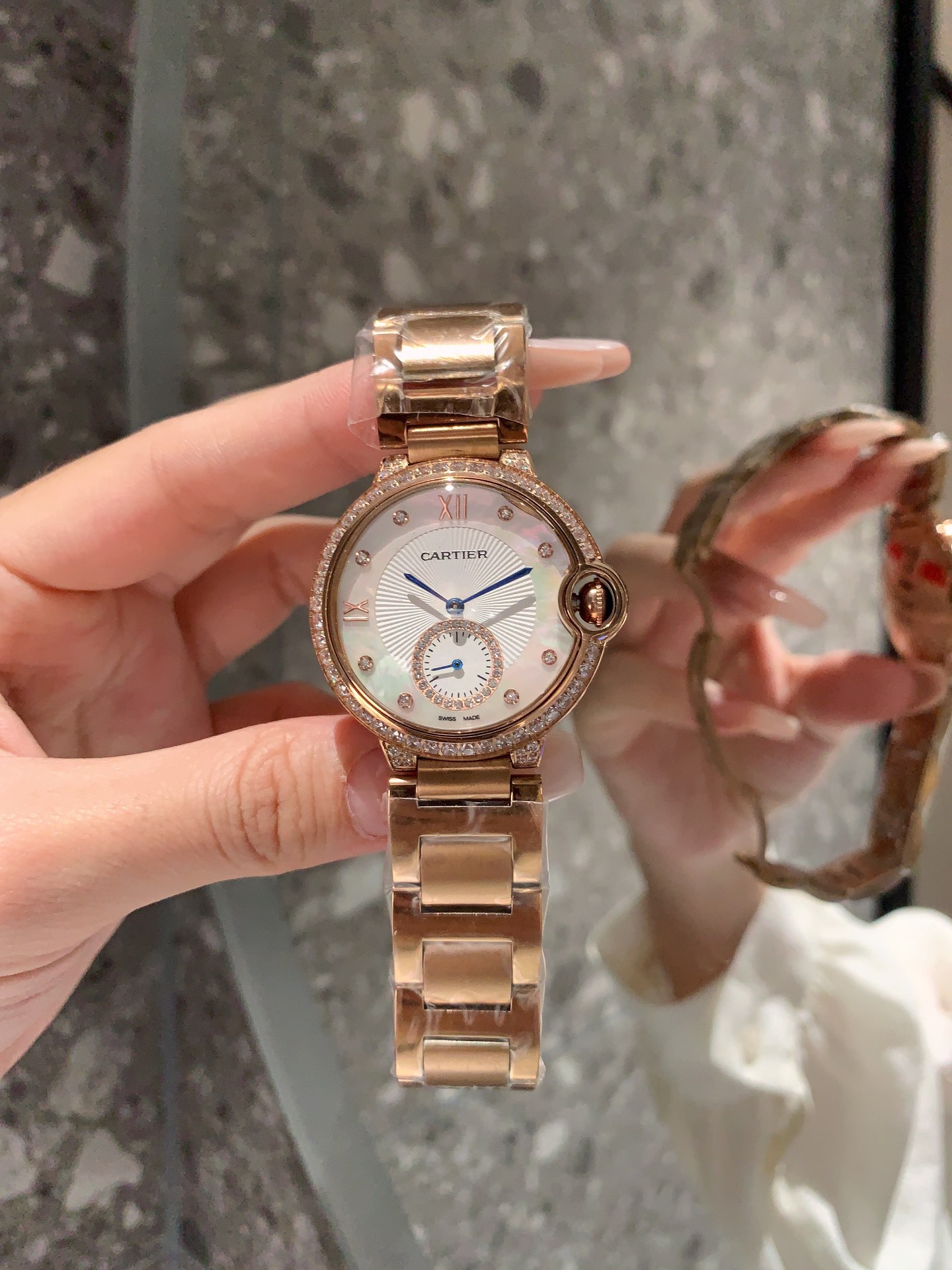 Watches Cartier 322109 size:33 mm - vstockx