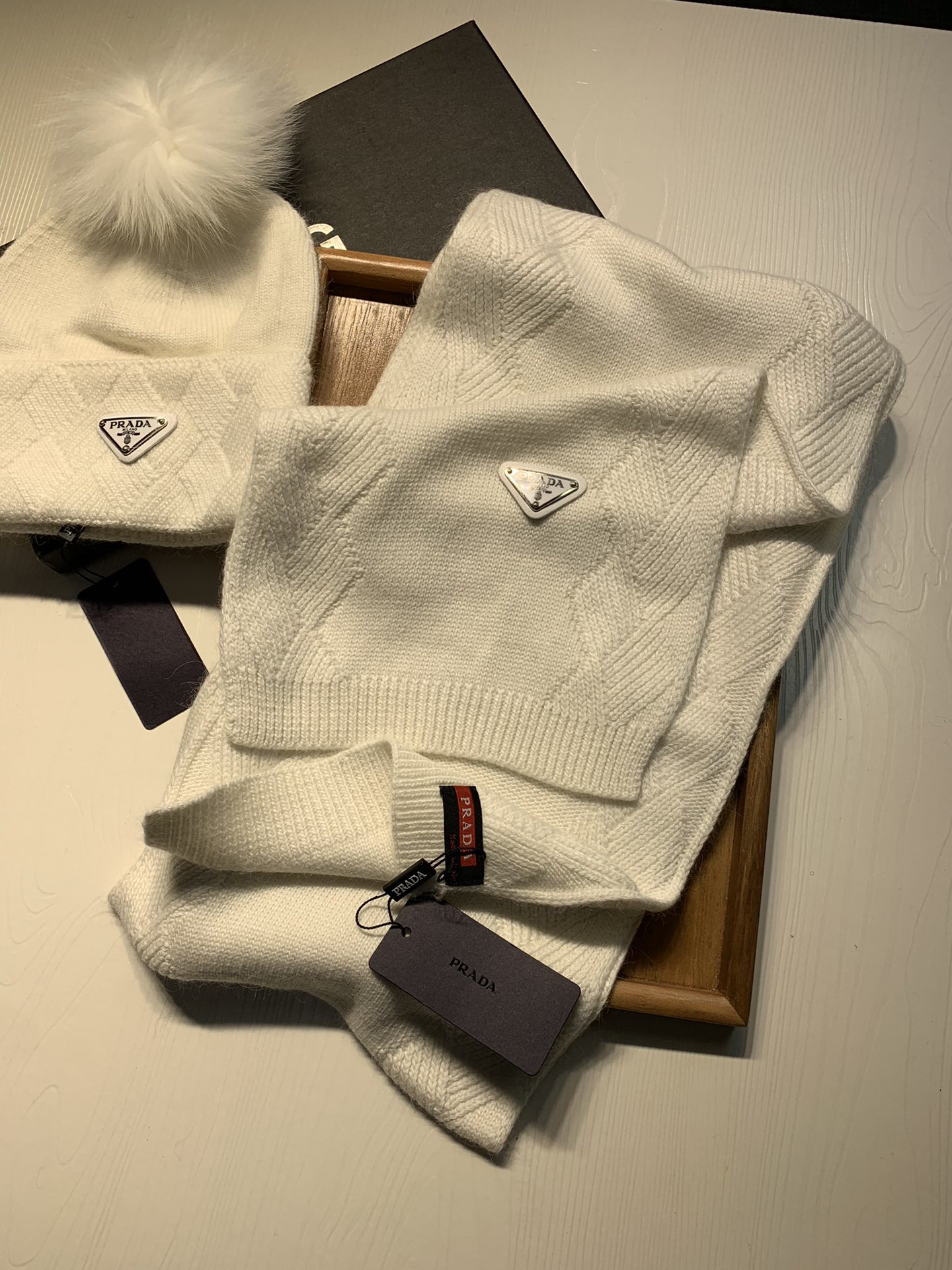 Hat & Scarf Prada 2 - vstockx