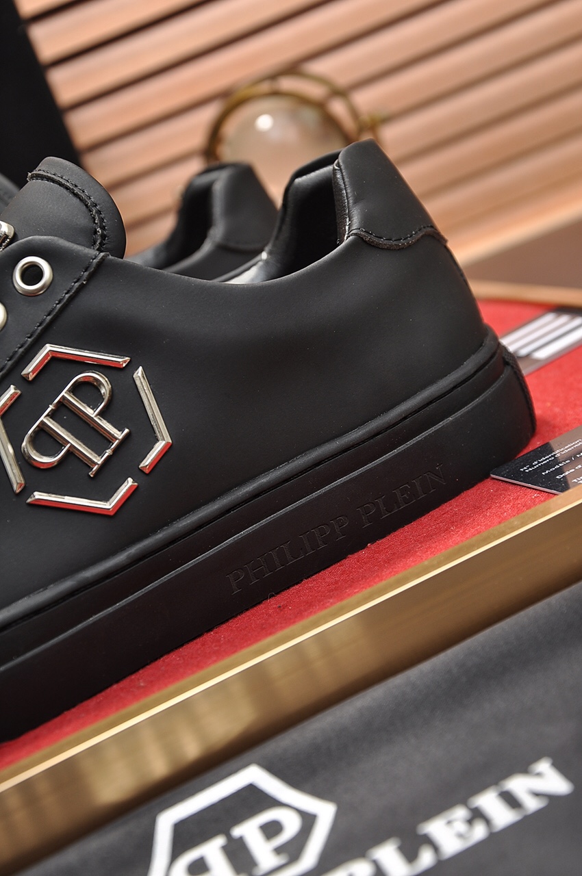 Philipp Plein Low Top Sneakers 26 - vstockx