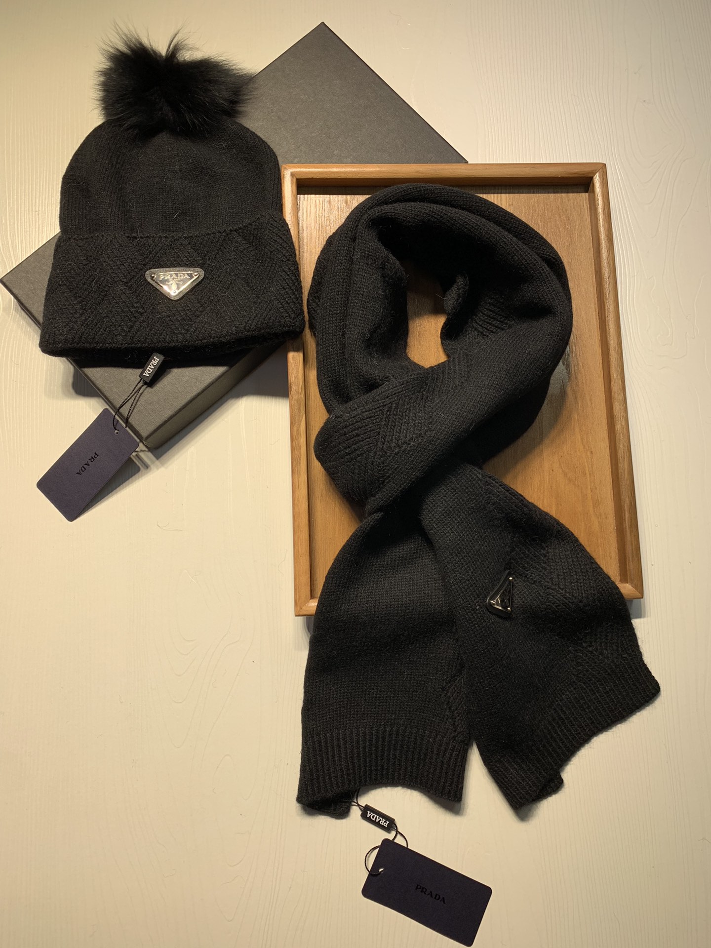 Hat & Scarf Prada 2 - vstockx