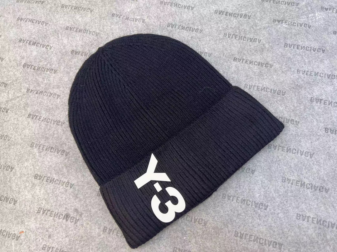 Streetwear Hat Y-3 329162 - vstockx