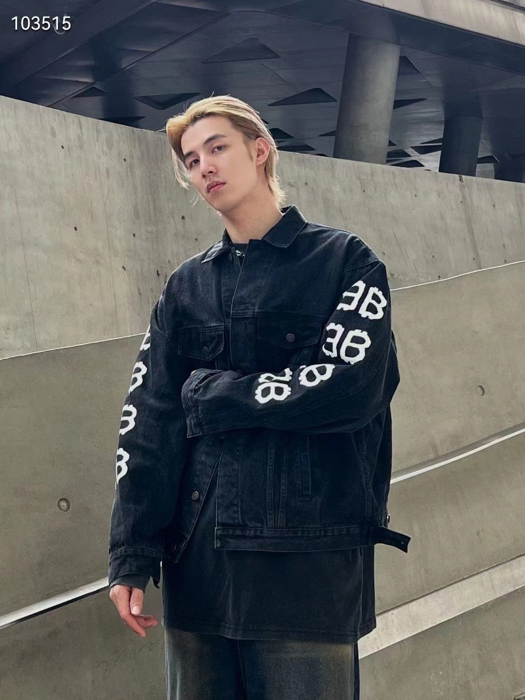 Clothes Balenciaga 136 - vstockx