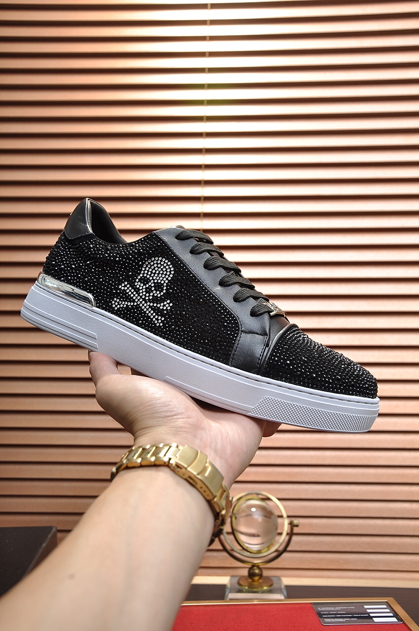 Philipp Plein Low Top Sneakers 8 - vstockx