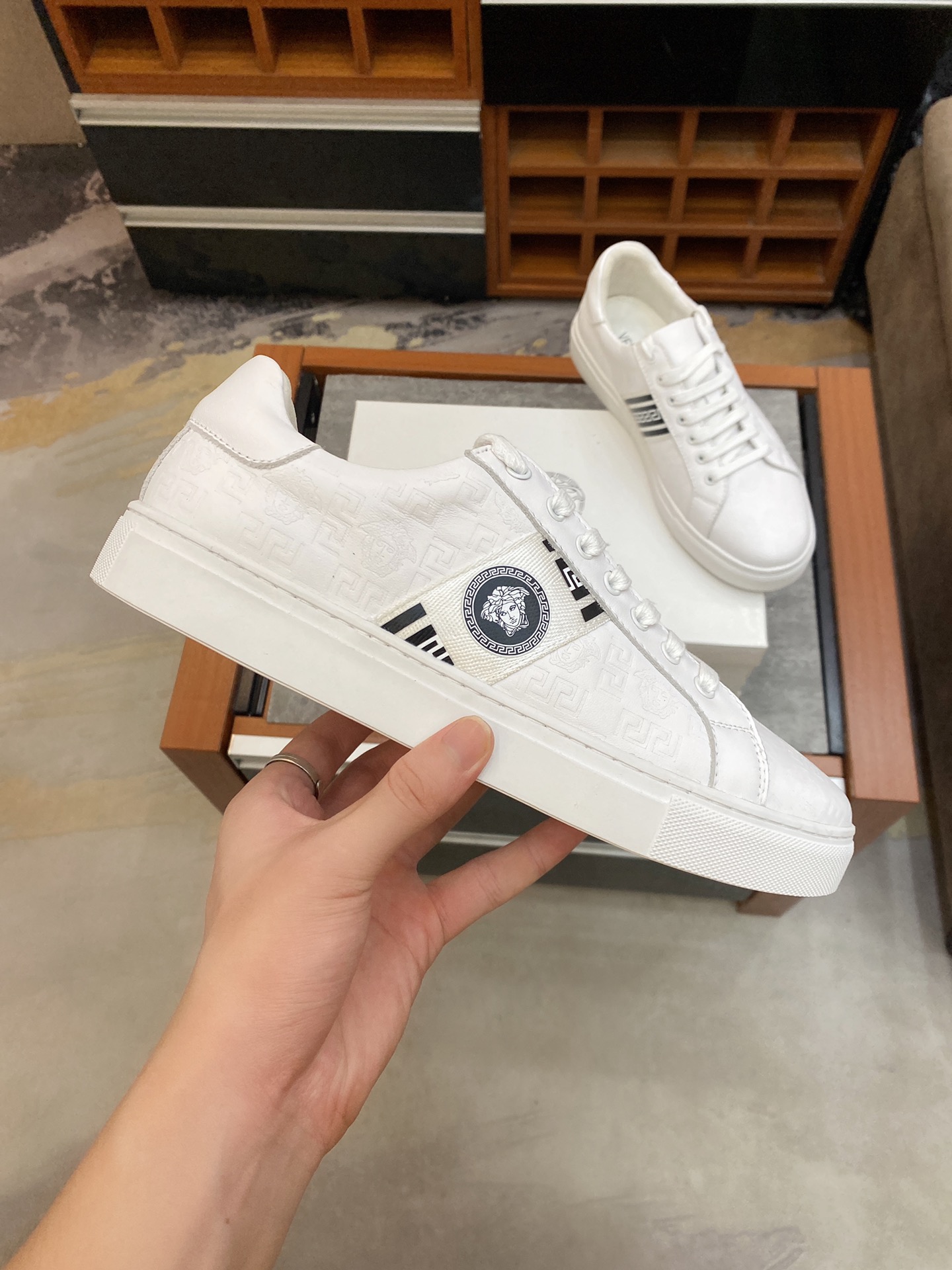 Versace Greca Sneaker 3 - vstockx