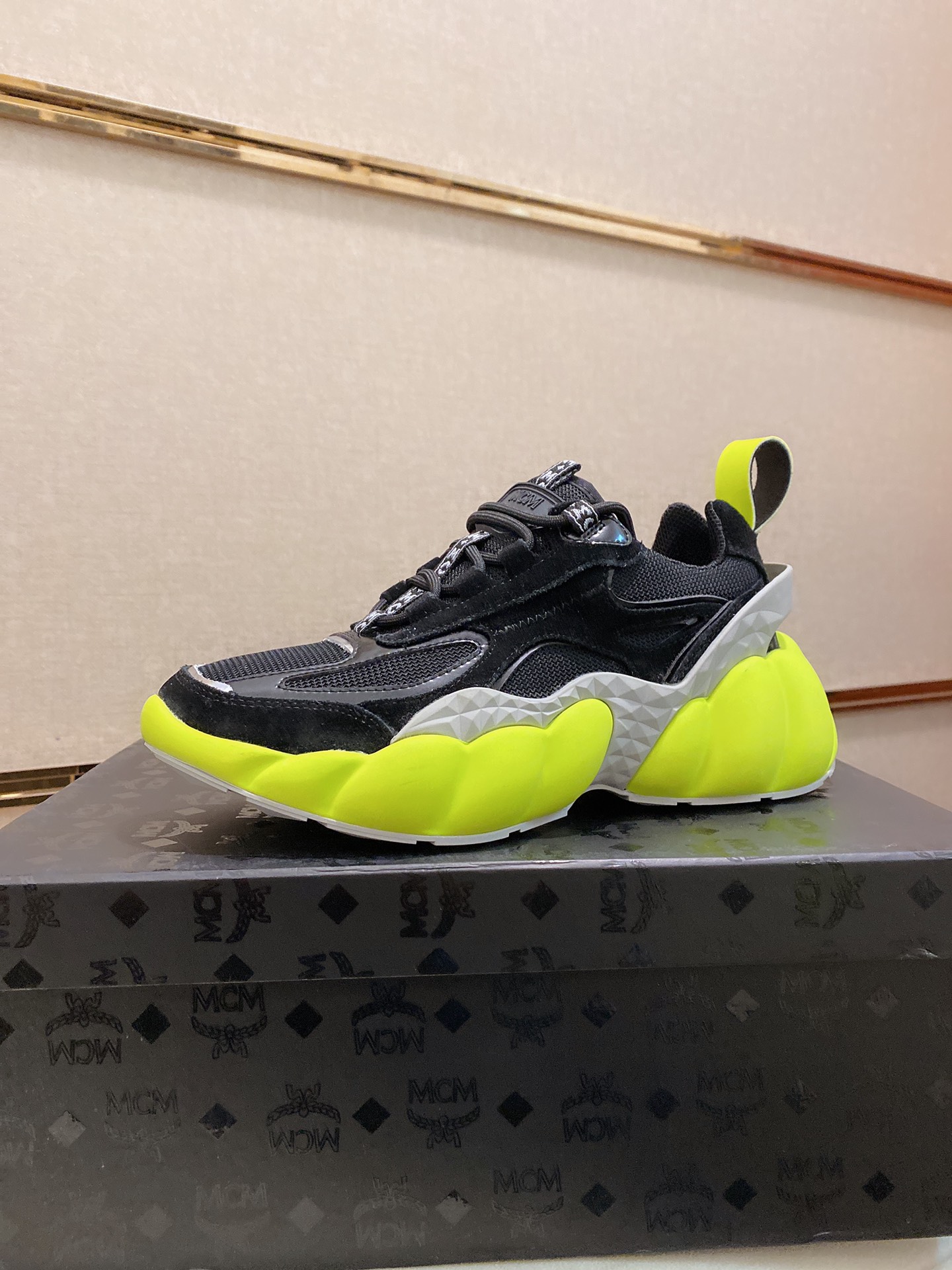 MCM Low Top Logo Lace-up Sneakers 6 - vstockx