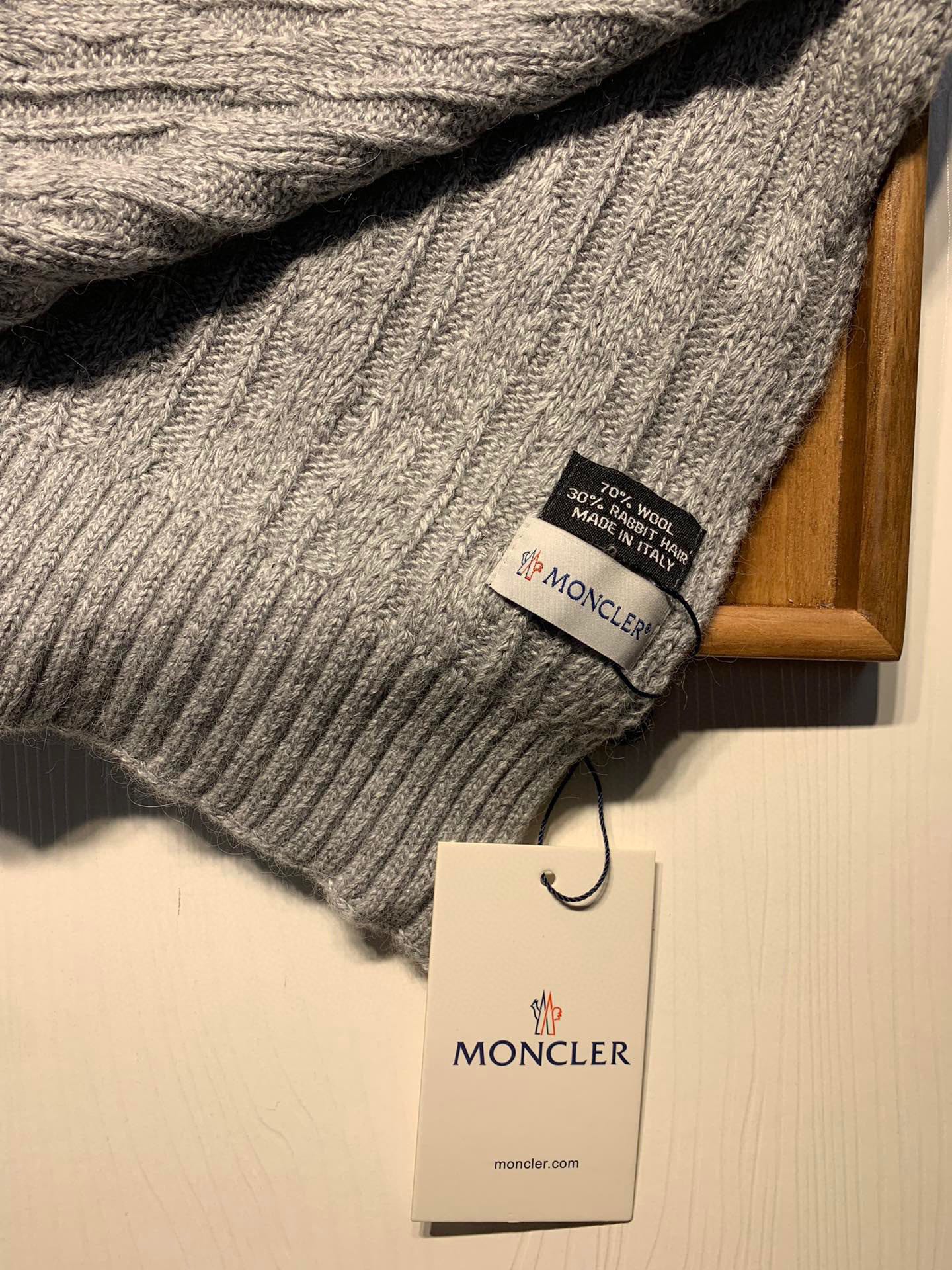 Hat & Scarf Moncler 1 - vstockx