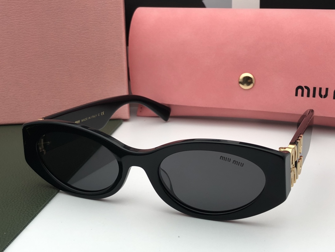 sunglasses Miu Miu SMU11WS - vstockx