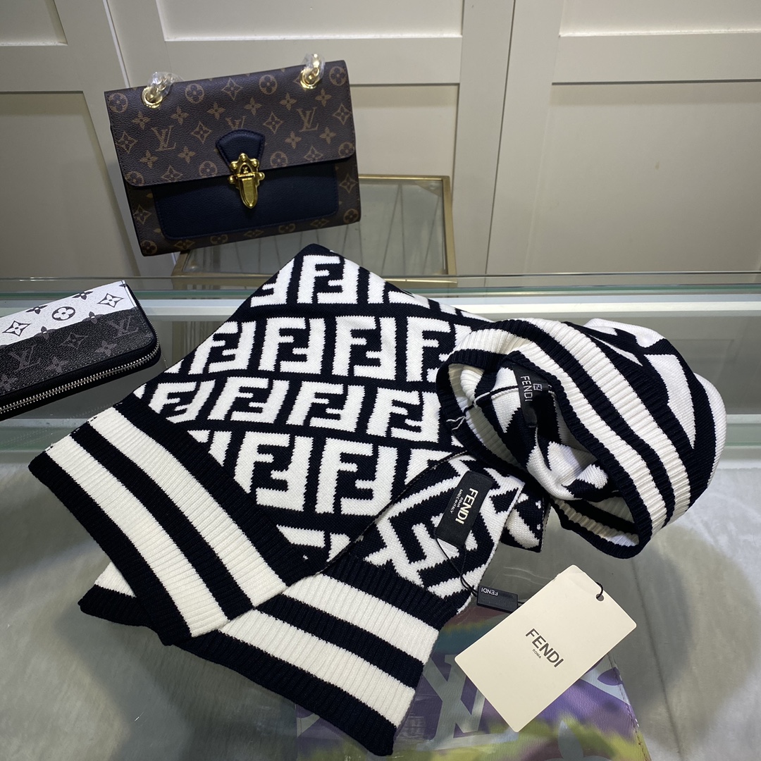 Hat & Scarf Fendi 1 - vstockx