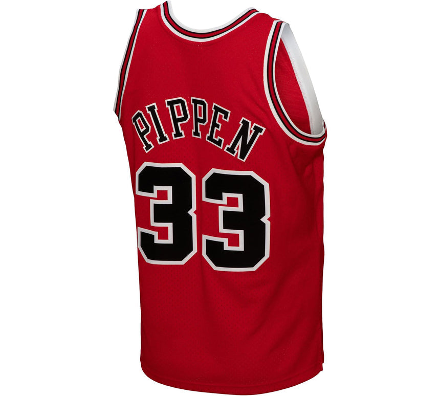 Mens Chicago Bulls Scottie Pippen Mitchell & Ness Red 2003 Hardwood Classics Swingman Jersey - vstockx