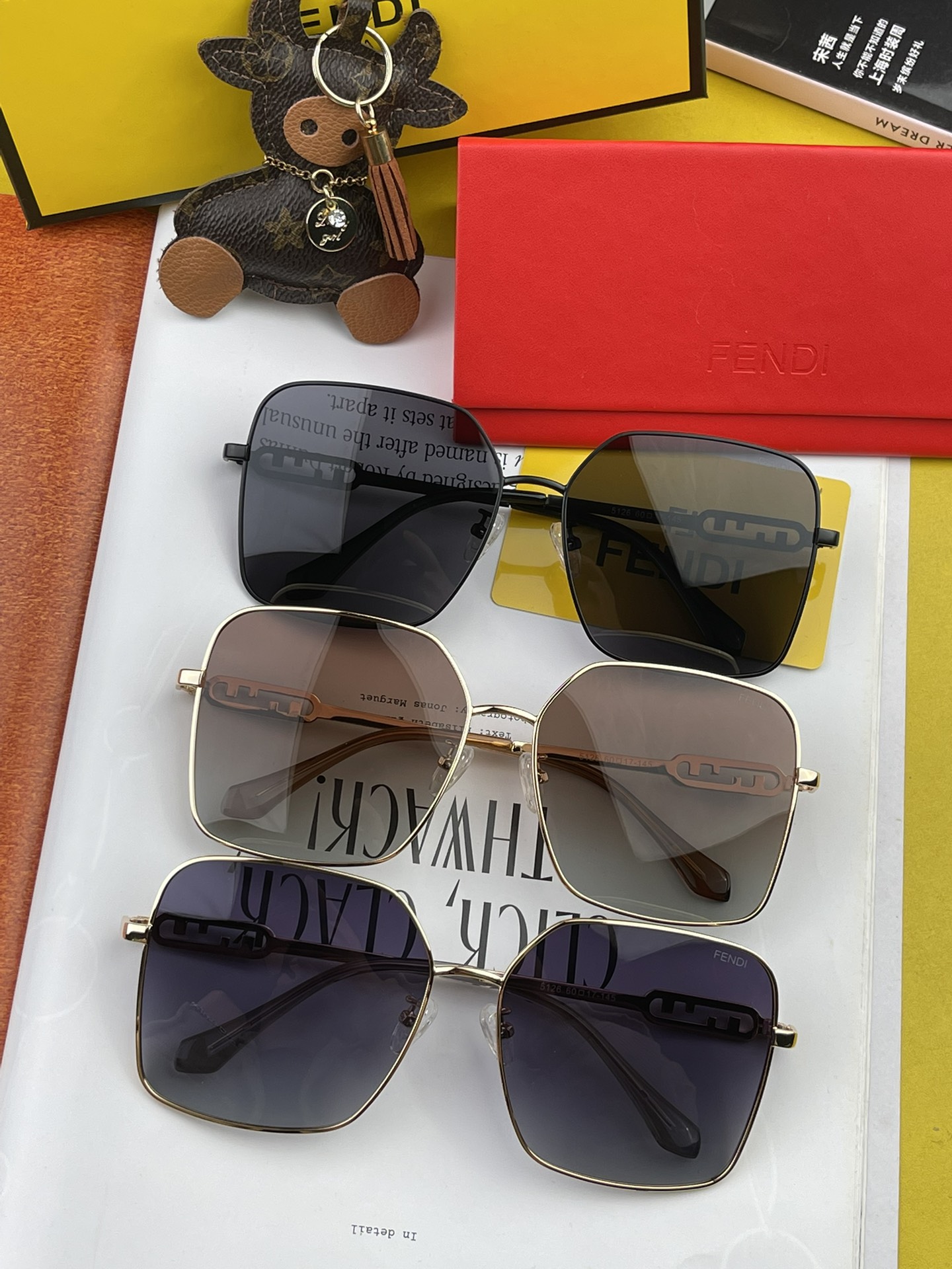 Sunglasses Fendi FD2651 - vstockx