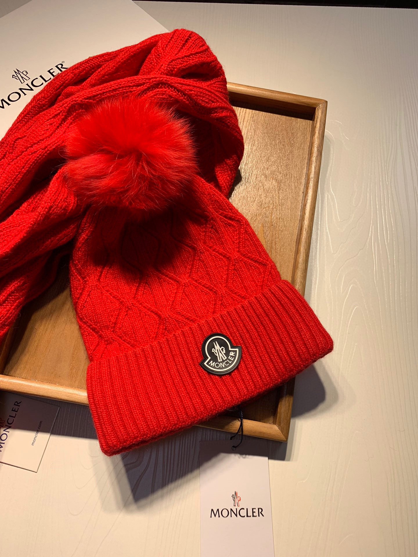Hat & Scarf Moncler 1 - vstockx