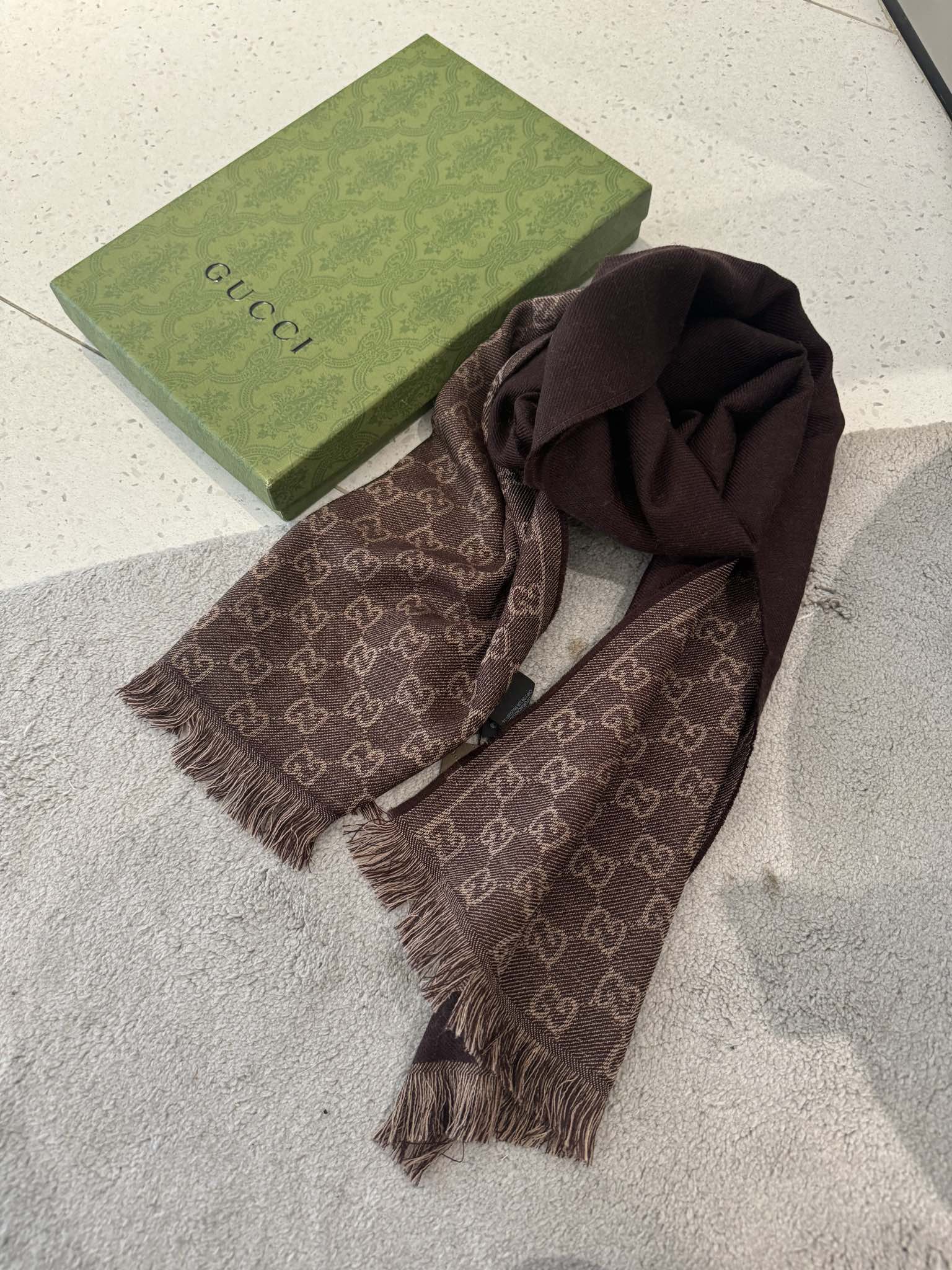 Streetwear Scarf GUCCI 328958 SIZE:55x190cm - vstockx