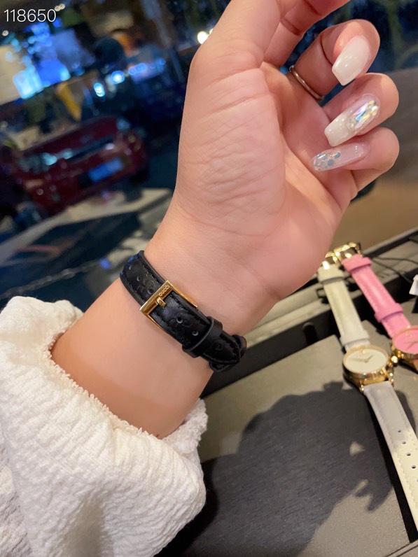 Watches GUCCI 323509 size:28 cm - vstockx