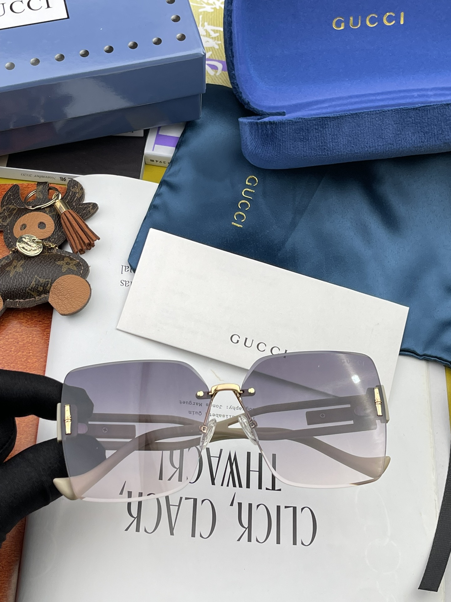Sunglasses Gucci G1322 - vstockx
