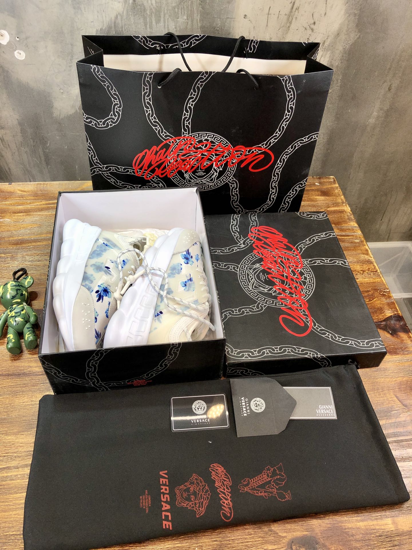 Versace Chain Reaction Sneaker 6 - vstockx