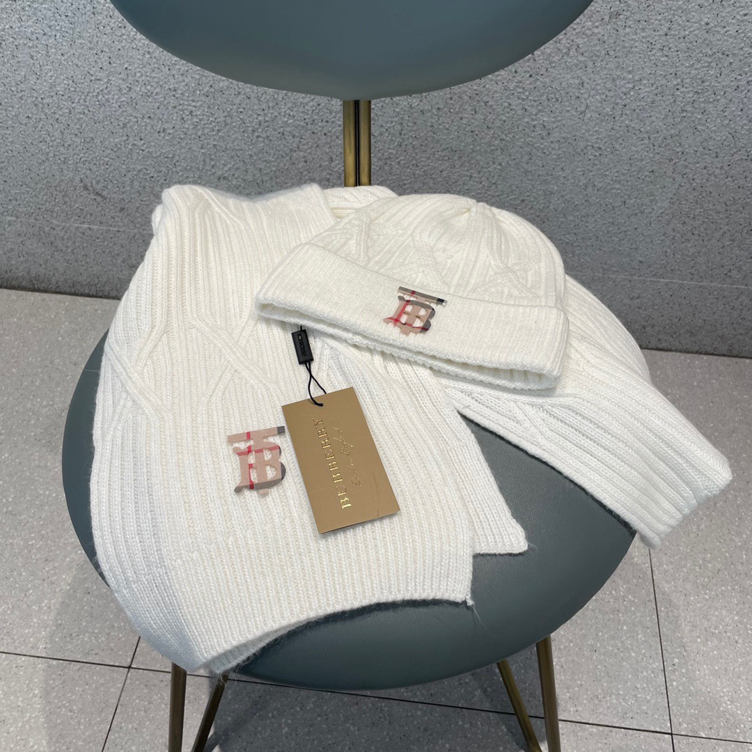 Hat & Scarf Burberry 1 - vstockx
