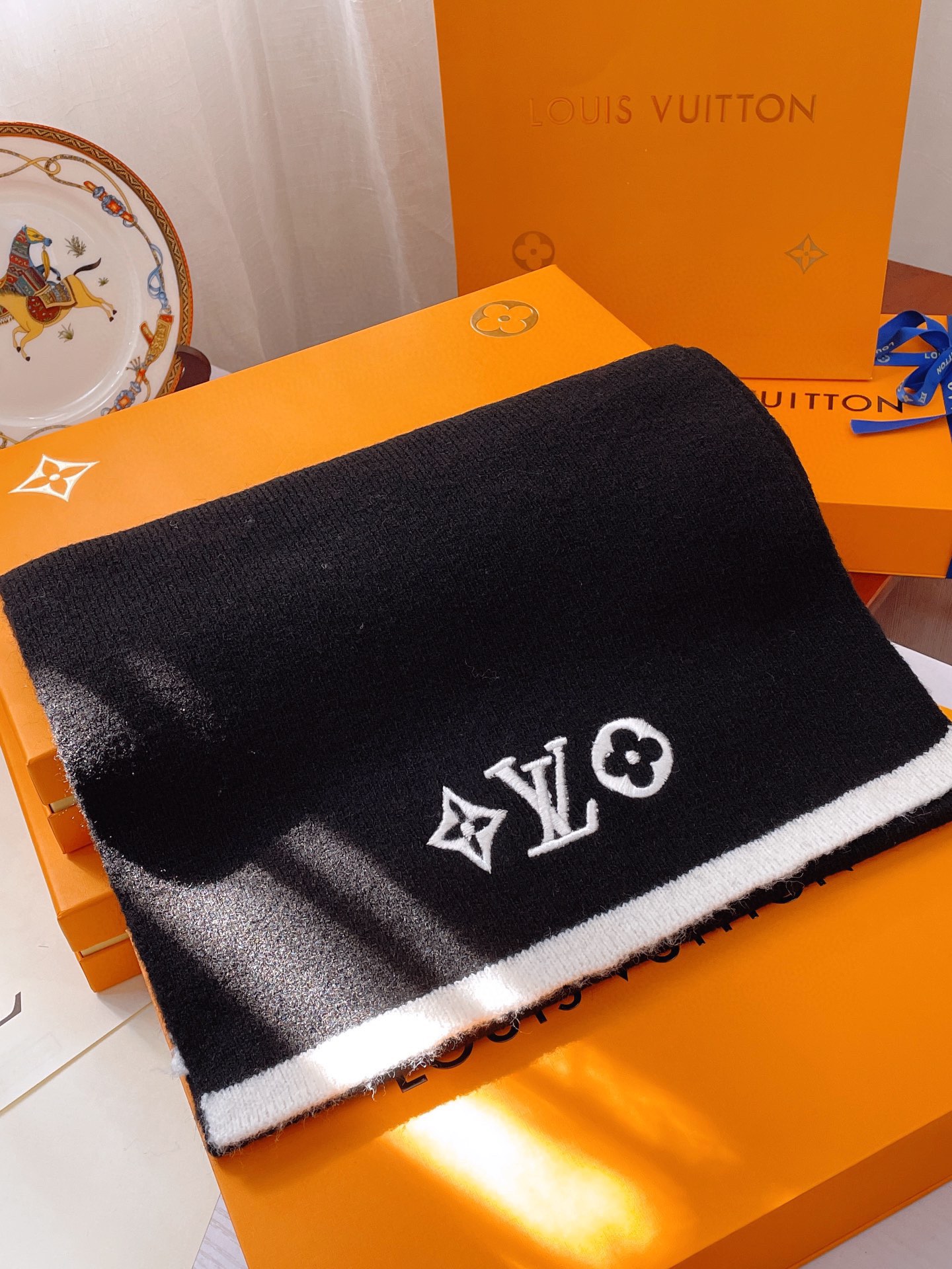 Streetwear Scarf LV 328863 SIZE:35*200cm - vstockx