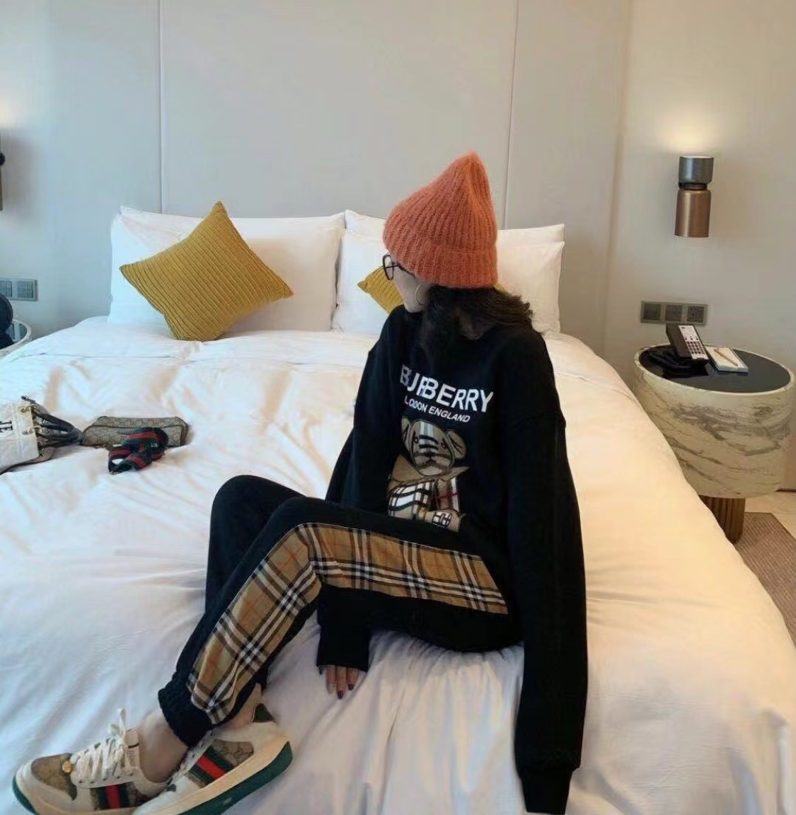 Clothes Burberry 816 - vstockx