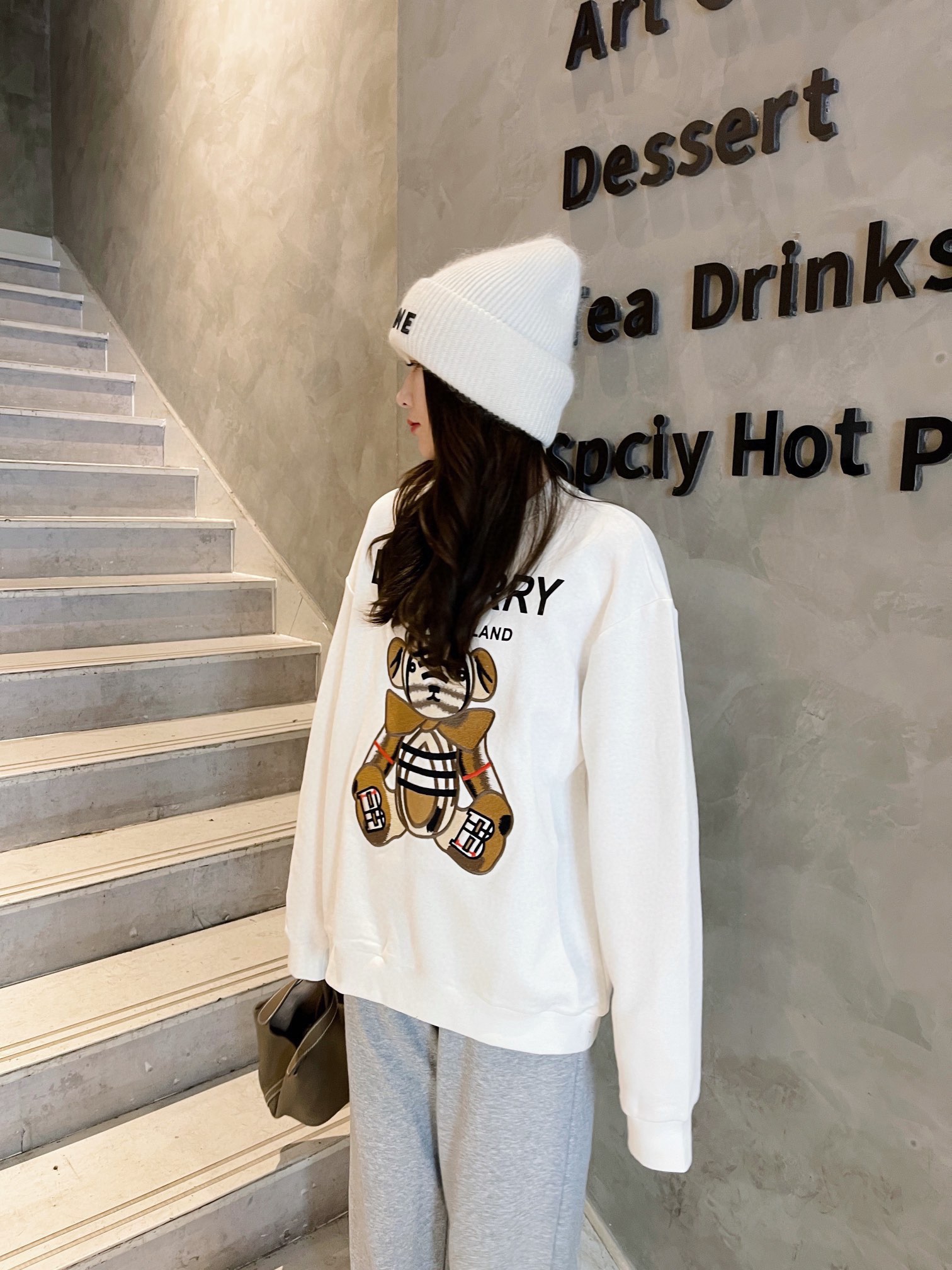 Clothes Burberry 817 - vstockx