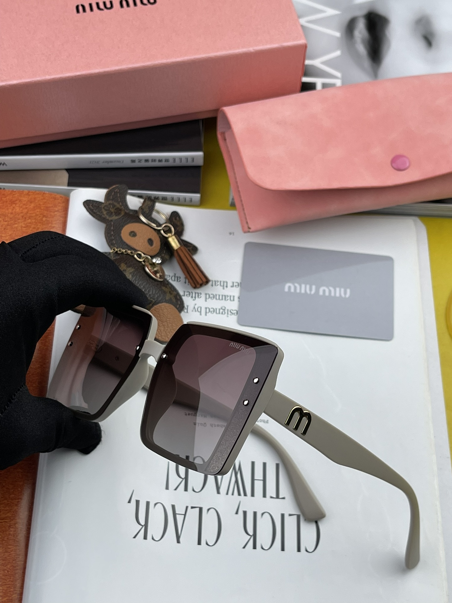 sunglasses Miu Miu MM1045 - vstockx