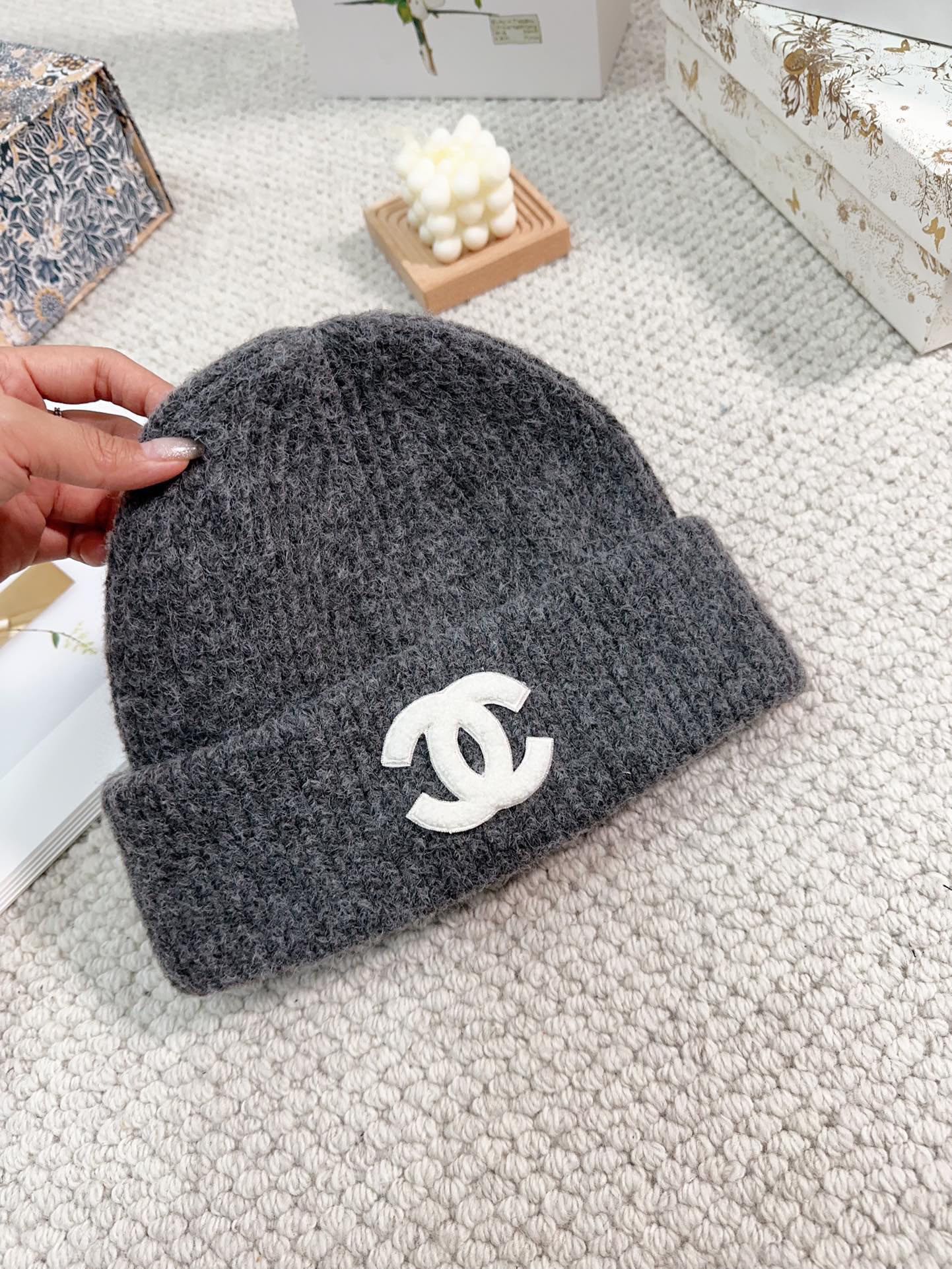 Streetwear Hat Chanel 329316 - vstockx