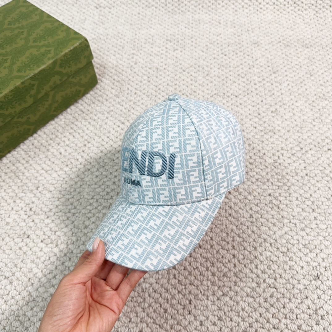 Streetwear Hat Fendi 329352 - vstockx