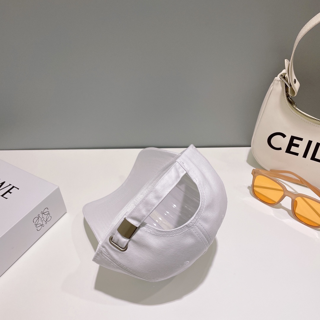 Streetwear Hat Chanel 329029 - vstockx