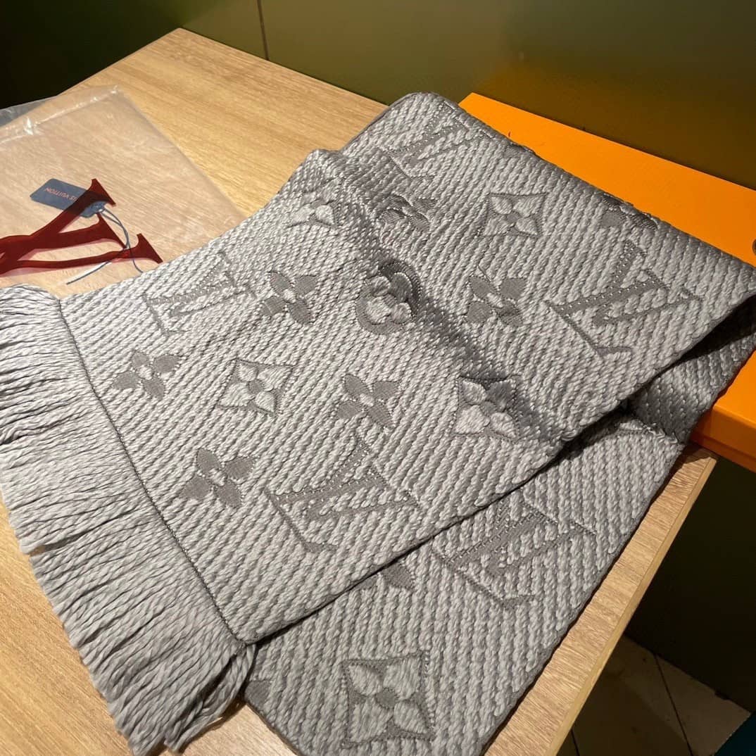 Hat & Scarf Louis Vuitton 4 - vstockx