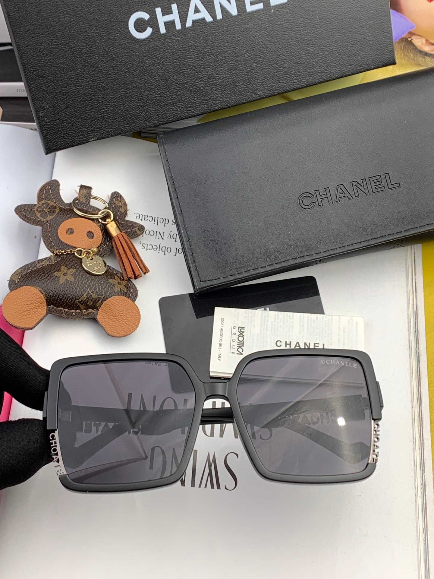 Sunglasses Chanel CH1712 - vstockx