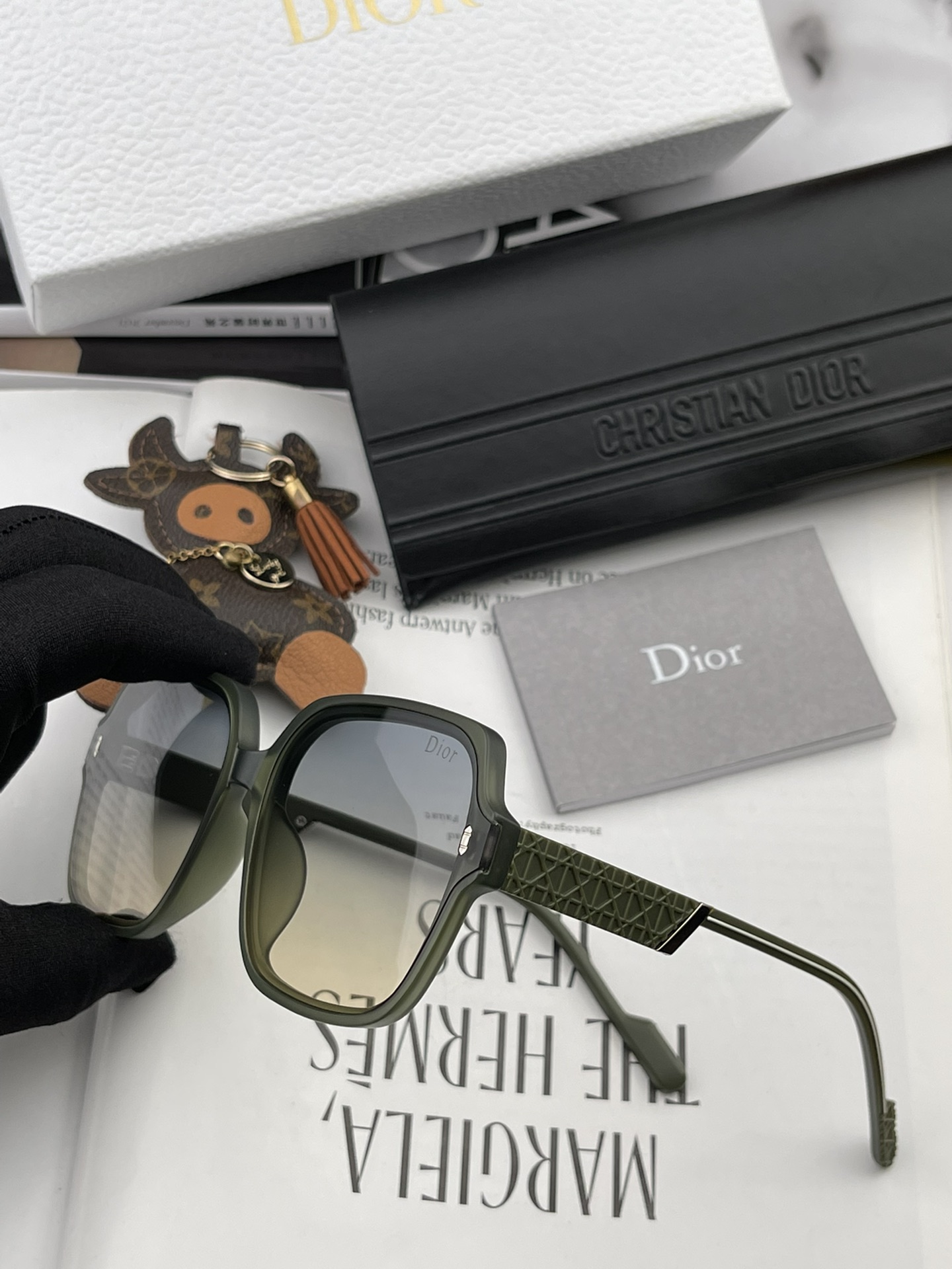 sunglasses Dior CD3220 - vstockx